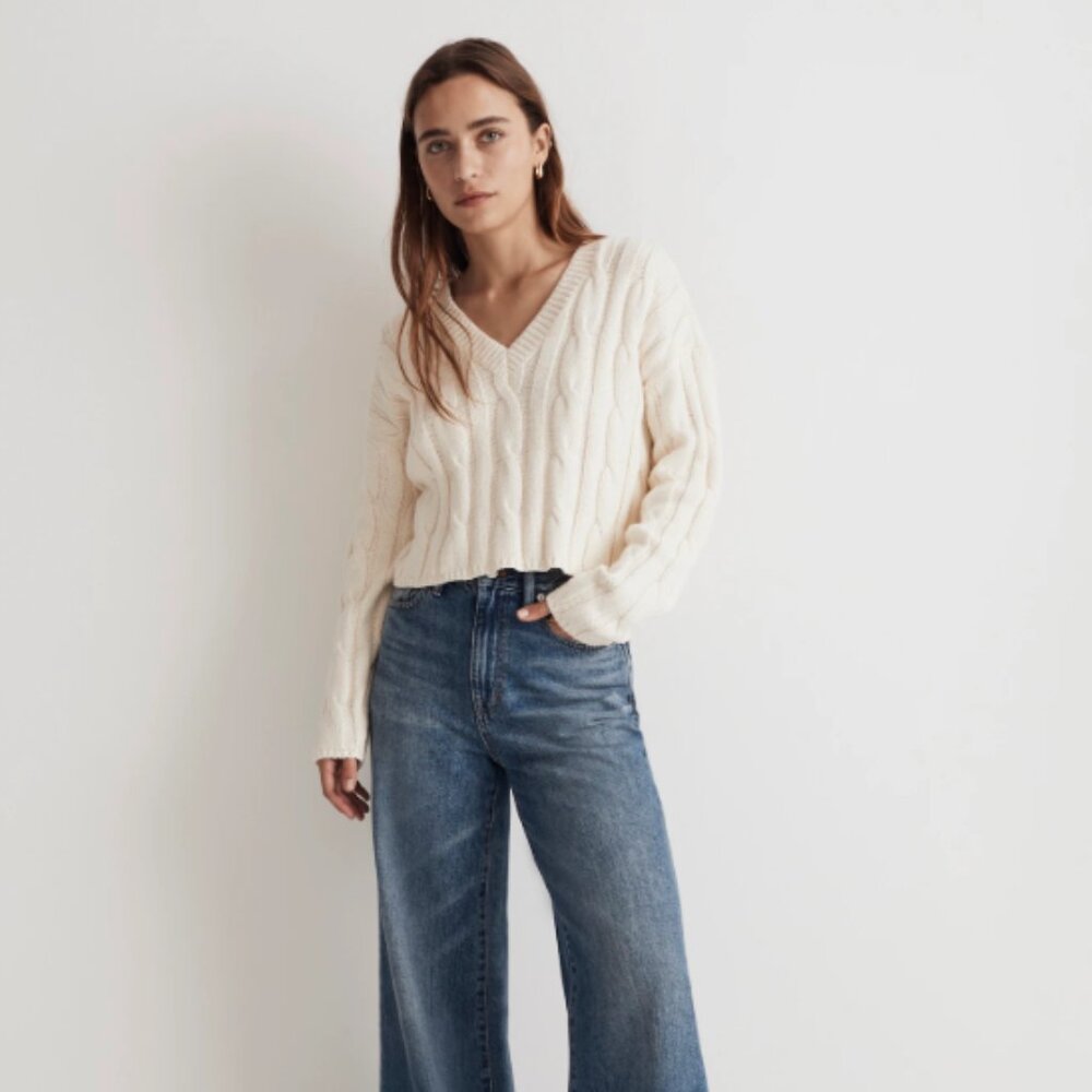 Madewell Cable-Knit V-Neck Crop Sweater in Antique Cream